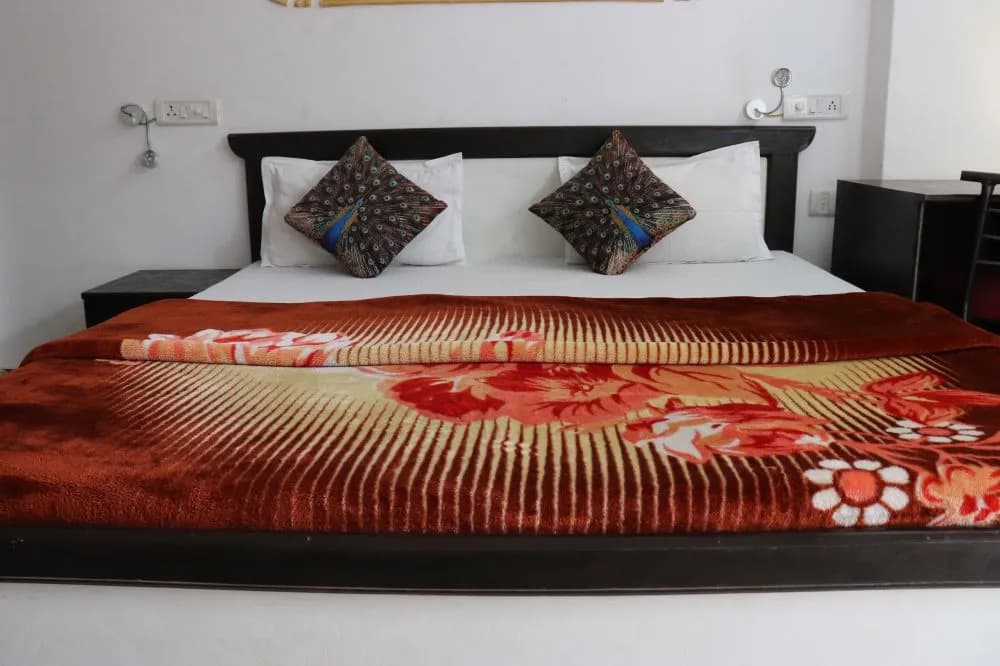 Deep Yoga campus in Tapovan, Rishikesh