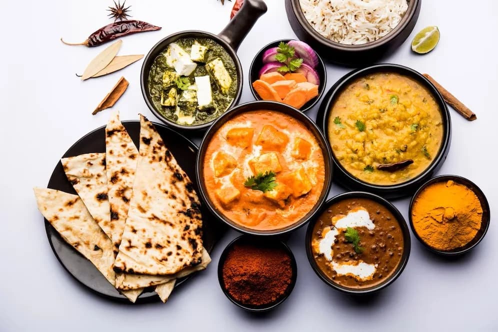 Home-cooked vegetarian thali at the Deep Yoga kitchen